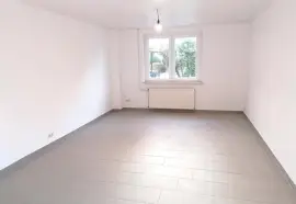 Zweifamilienhaus mit Lager und großem Grundstück ohne Makler