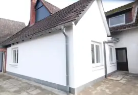 Zweifamilienhaus mit Lager und großem Grundstück ohne Makler