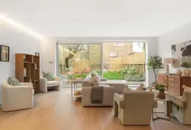 Semi-detached house: for sale in London