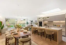 Semi-detached house: for sale in London