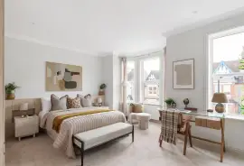 Semi-detached house: for sale in London