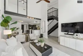 Beautifully remodeled townhouse