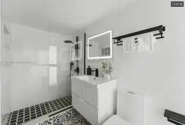 Beautifully remodeled townhouse