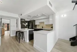 Beautifully remodeled townhouse