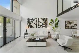 Beautifully remodeled townhouse