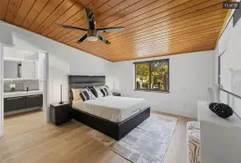 Beautifully remodeled townhouse