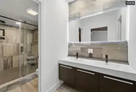 Beautifully remodeled townhouse