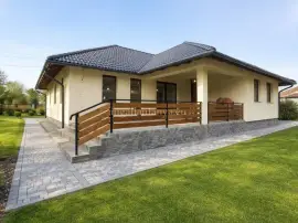 Eladó családi ház, Inárcs