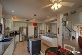 5640 W ARROWHEAD LAKES Drive Glendale