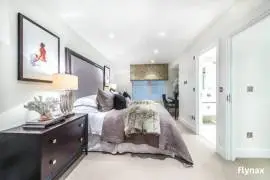 39 Willow Rd, Wellesley