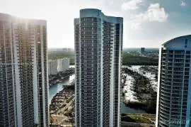 2 bd 4 ba 2768 sqft- Condo for sale