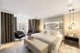 Terraced house for sale in Park Place