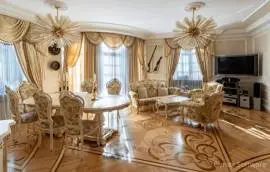 8 bds 8 ba 6189 sqft- House for sale