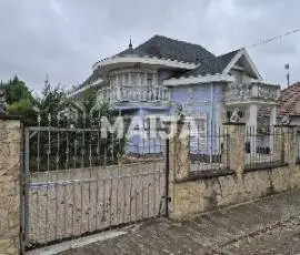 Außergewöhnliches Familienhaus zum Verkauf mit Pool