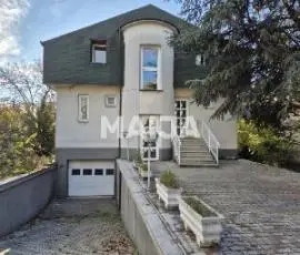 Industrie- und Wohnimmobilien zum Verkauf