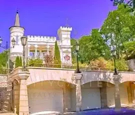 Extravagantes Schloss zum Verkauf in Rózsadomb
