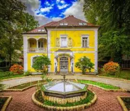 Elegante Villa steht zum Verkauf
