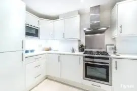 39 Willow Rd, Wellesley