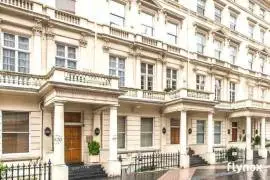 39 Willow Rd, Wellesley