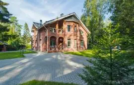 In the village of Komarovo, Kurortny District,