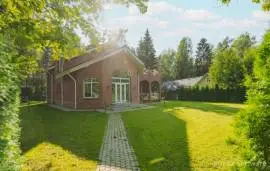 In the village of Komarovo, Kurortny District,