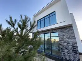 4 bds 4 ba 2583 sqft- House for sale