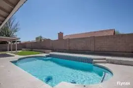  	AMAZING 4/4.5 OCEANFRONT UNIT