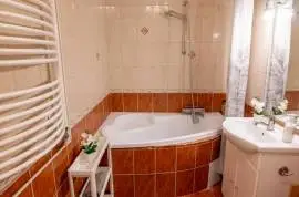 1065 Budapest, Hajós utca 7.