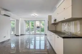 Premium three‑storey family home for sale in the green residential area of Budaörs, fully renovated