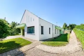 An Exceptional Family Home in Herceghalom — Where Architecture Meets Psychology
